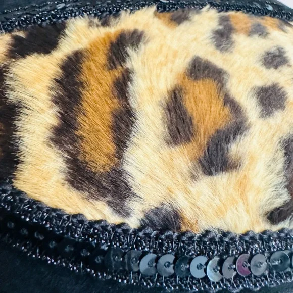 Vtg.Sonni 100% wool felt wide brim hat with faux fur and sequins.One Size